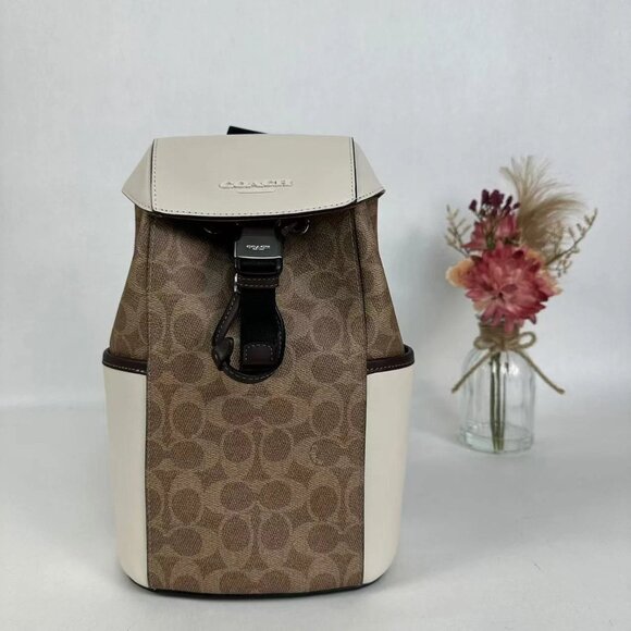 COACH  CT752 Racer Pack In Signature Colorblock - Picture 2 of 12